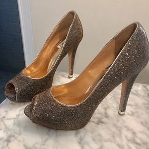 Badgely Mischka two tone peep toe pumps